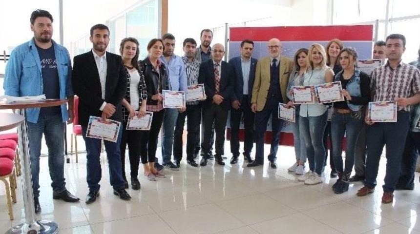 Gazetecilere ’sayfa Tasarımı’ Eğitim Sertifikası Verildi