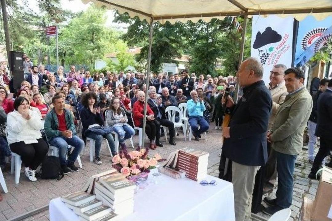 Karag&ouml;z K&uuml;lt&uuml;r Sanat Ve Kakava Festivali&rsquo;nde Gazeteci Yazar Bekir Coşkun&rsquo;a Yoğun İlgi