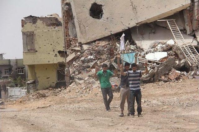 Nusaybin’de Üç Terörist Daha Teslim Oldu