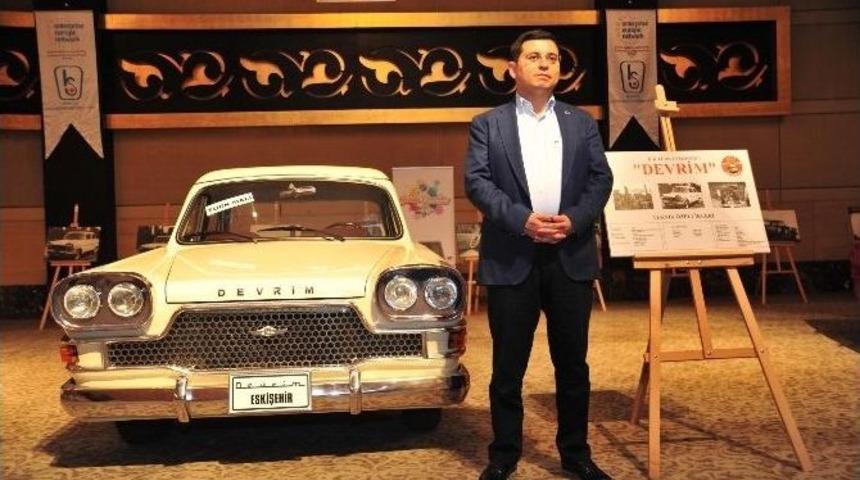 Başkan T&uuml;t&uuml;nc&uuml;, Konya&rsquo;da Nostaljik Otomobilleri Tanıttı