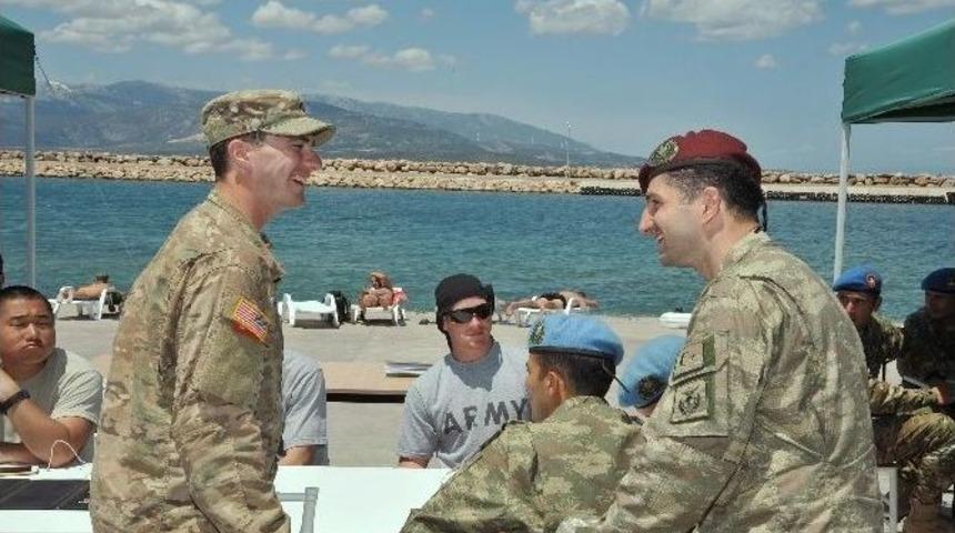 Mehmet&ccedil;ik&rsquo;ten Konuk Askerlere Misafirperverlik &Ouml;rneği