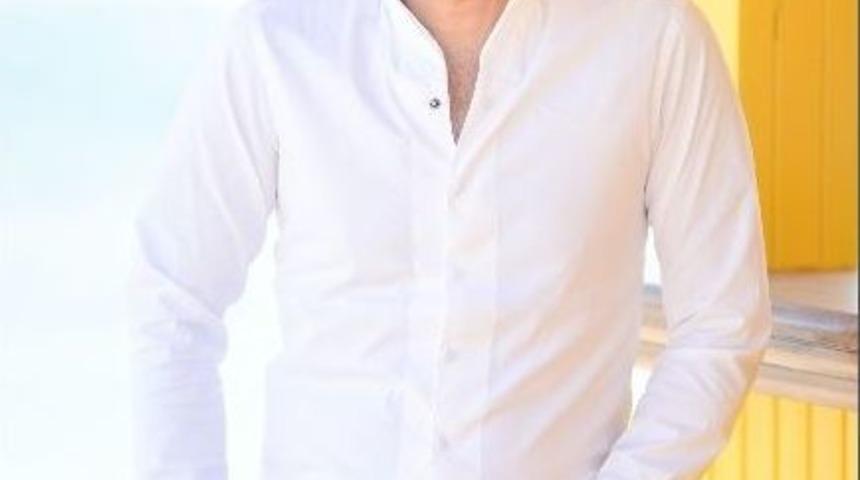 İzmirli İş Adamının Mekanında Yıldızlar Ge&ccedil;idi