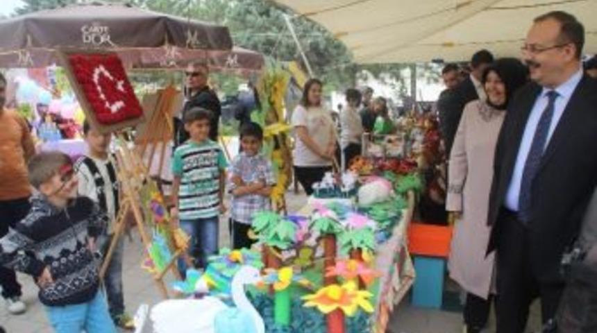 Hakk&acirc;ri&rsquo;de Okul&ouml;ncesi &Ccedil;ocuk Şenliği