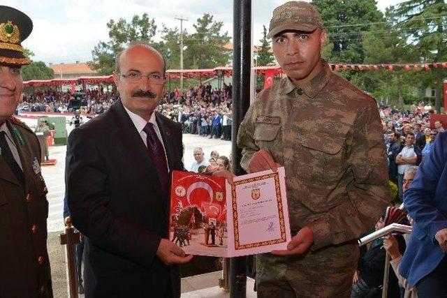 Burdur’da Acemi Askerlerin Yemin Töreni 3