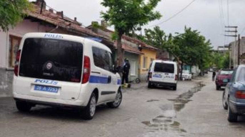 Gelin &lsquo;kaynanamı &Ouml;ld&uuml;rd&uuml;m&rsquo; Diye İhbar Edince Ortalık Karıştı