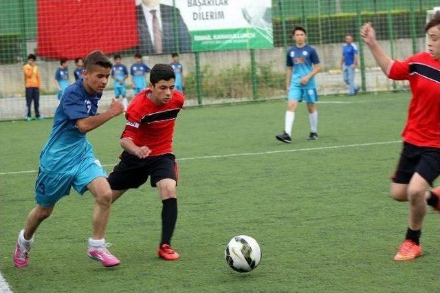 Arifiye Belediyesi Okullar Arası Futbol Turnuvası Bitti