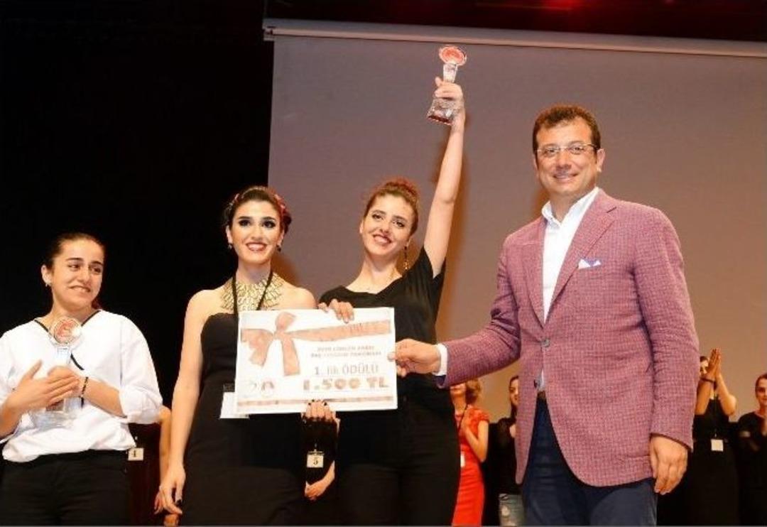 Liseli Gen&ccedil;lerin Sa&ccedil; Ve Makyaj Şovları G&ouml;z Kamaştırdı