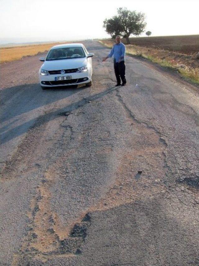 Araban&rsquo;da Vatandaşların Yolların Onarılmasını İstiyor 1