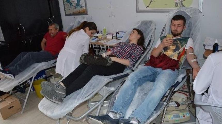 Niksarlılardan Kızılay&rsquo;a B&uuml;y&uuml;k Destek