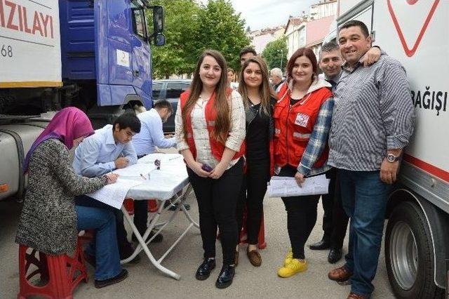 Niksarlılardan Kızılay&rsquo;a B&uuml;y&uuml;k Destek 3