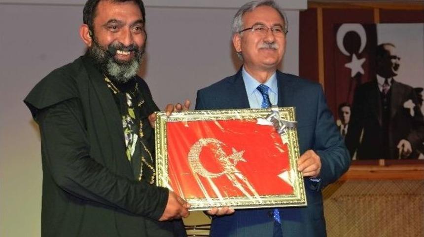 Ahmet Yenilmez Oyunuyla B&uuml;y&uuml;ledi