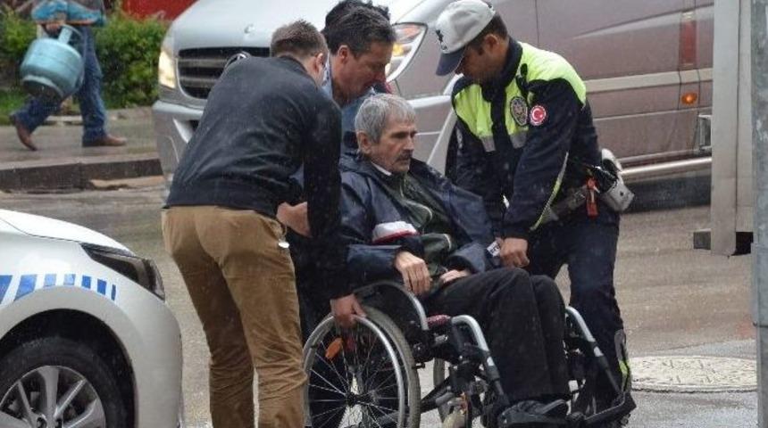 Yağmur Altındaki Engelliye Hatalı Park Engeli