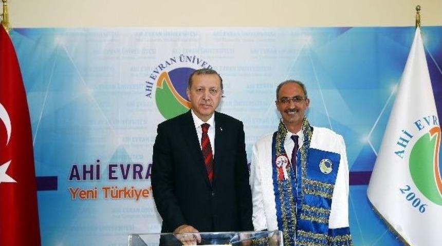 Cumhurbaşkanı Erdoğan&rsquo;a Fahri Doktora Unvanı