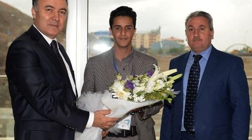 Vali Altıparmak &ldquo;damla Projesi&rdquo; Kapsamında Yabancı Ve T&uuml;rk &Ouml;ğrencilerle Bir Araya Geldi