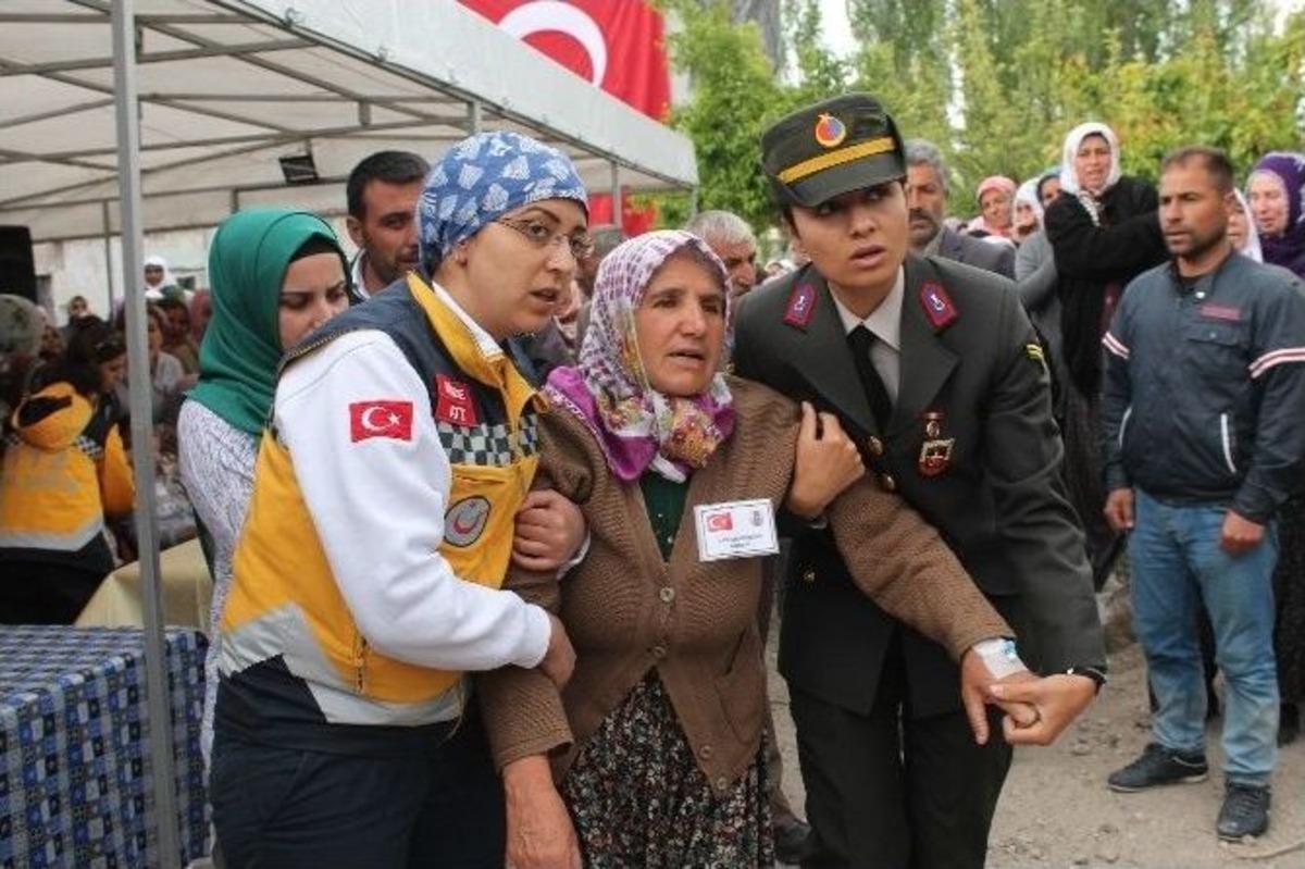 Niğdeli Şehidi Binlerce Kişi Dualarla Uğurladı