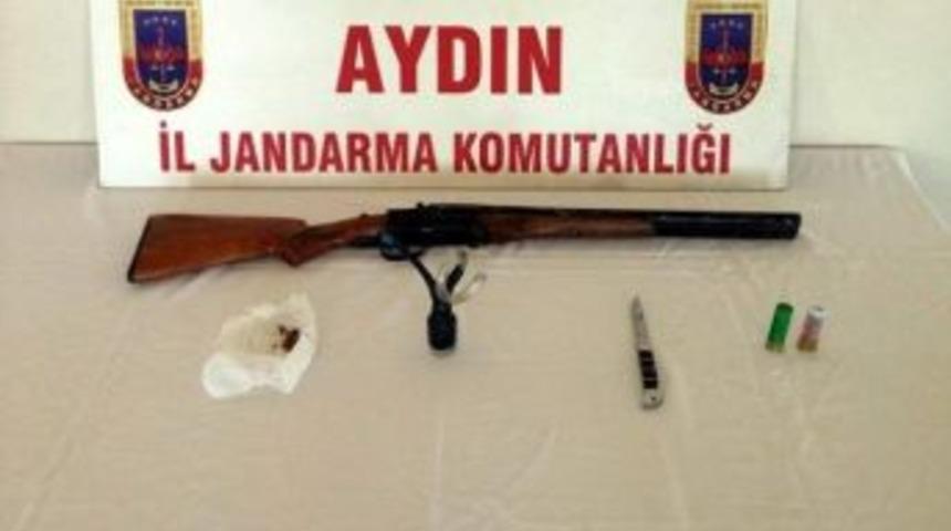 Jandarma Uygulamasında Esrar Ve Ruhsatsız Silah Yakalandı