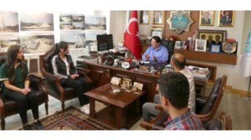 Başkan Yazgı&rsquo;dan Şampiyon Tenis&ccedil;ilere Destek