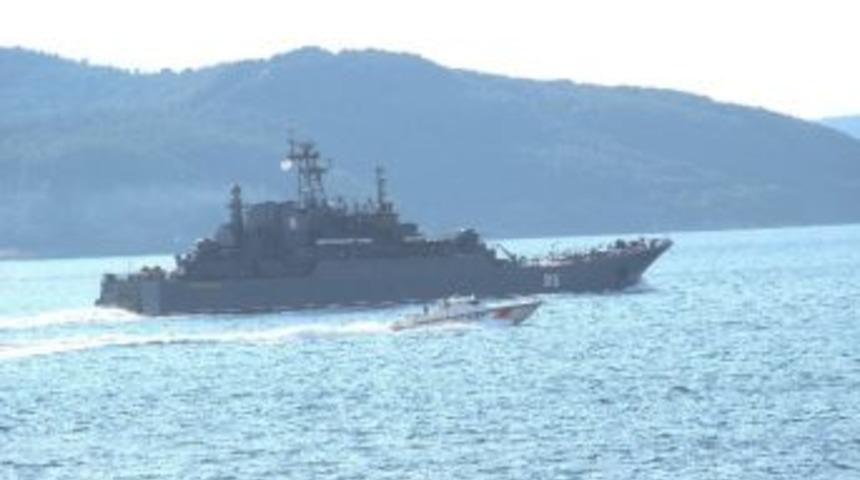 Rus Savaş Gemisi &Ccedil;anakkale Boğazı&rsquo;ndan Ge&ccedil;ti