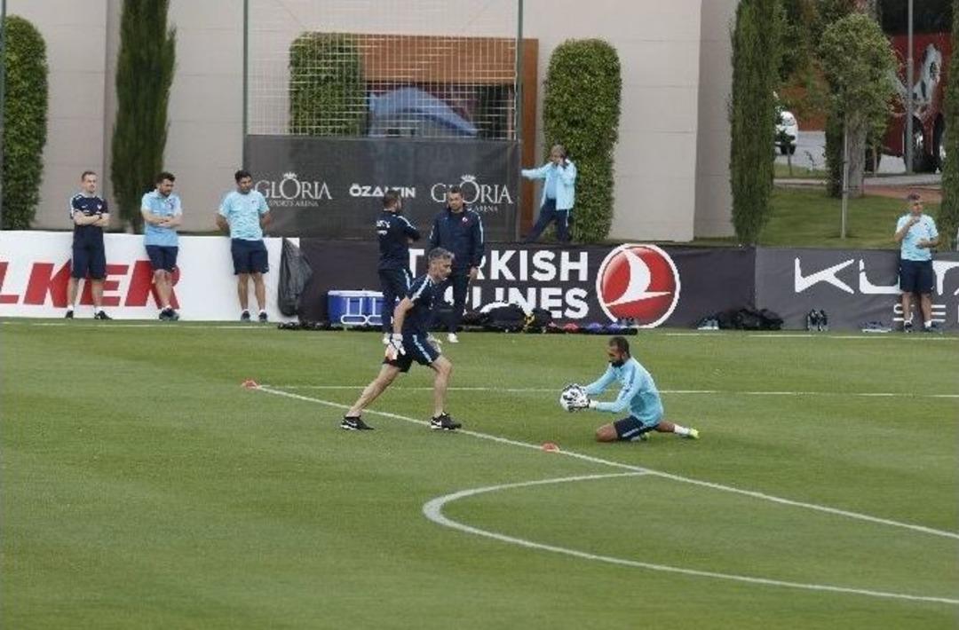 A Milli Futbol Takımı&rsquo;nın Karadağ Hazırlıkları S&uuml;r&uuml;yor