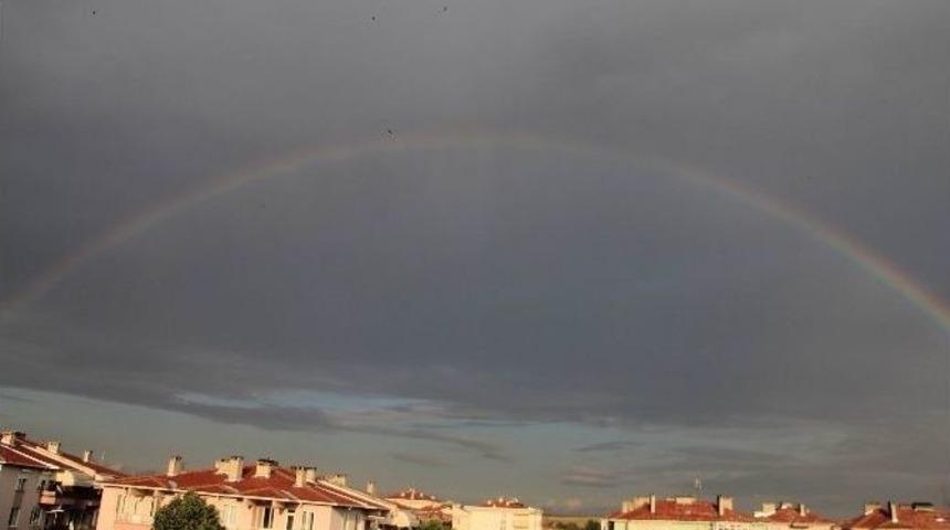 G&ouml;kkuşağı Seyir Zevki Sundu