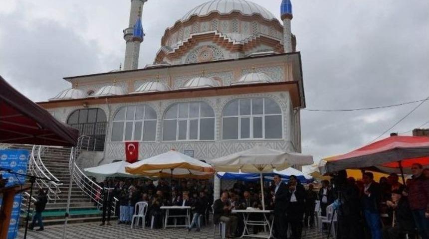 Y&ouml;rg&uuml;&ccedil; K&ouml;y&uuml; Camii İbadete A&ccedil;ıldı