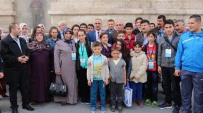 Sivas Belediyesi Başarılı &Ouml;ğrencileri &Ouml;d&uuml;llendirdi