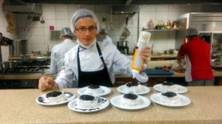 Beyaz Kalpler&rsquo;de Aş&ccedil;ılık Ve Servis Elemanlığı Yarışması