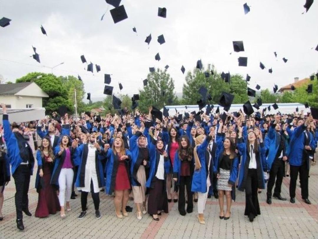 Hisarcık Myo&rsquo;da Mezuniyet Sevinci