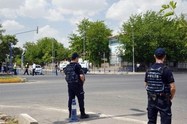 Diyarbakır&rsquo;da Geniş G&uuml;venlik &Ouml;nlemleri 2