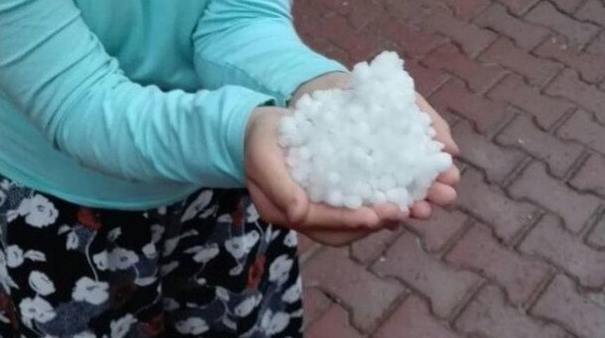 Elazığ&rsquo;da Dolu Ve Kuvvetli Yağış Etkili Oldu