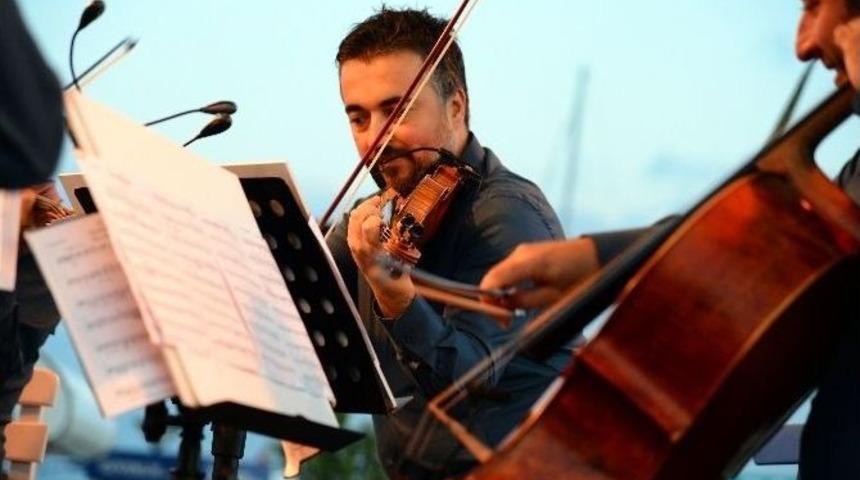 Marinadan Klasik M&uuml;zik Notaları Y&uuml;kseldi