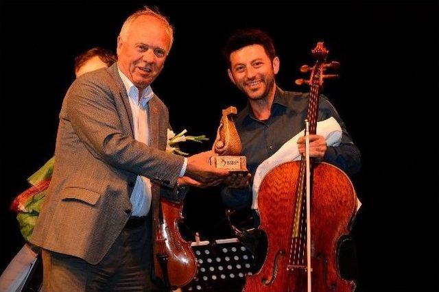 Marinadan Klasik Müzik Notaları Yükseldi 1