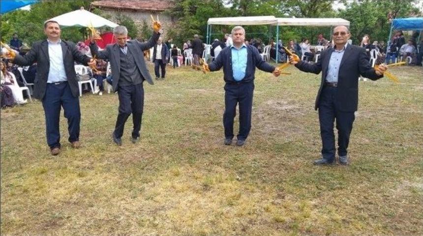 Salihler K&ouml;y&uuml; Halkı "bahar Şenliğinde"