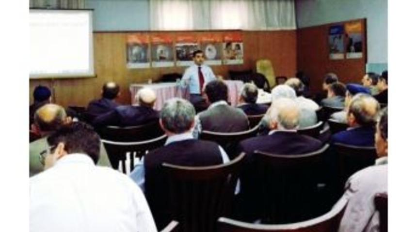 Yeşilay&rsquo;dan Muhtarlara Bağımlılıkla M&uuml;cadele Eğitimi