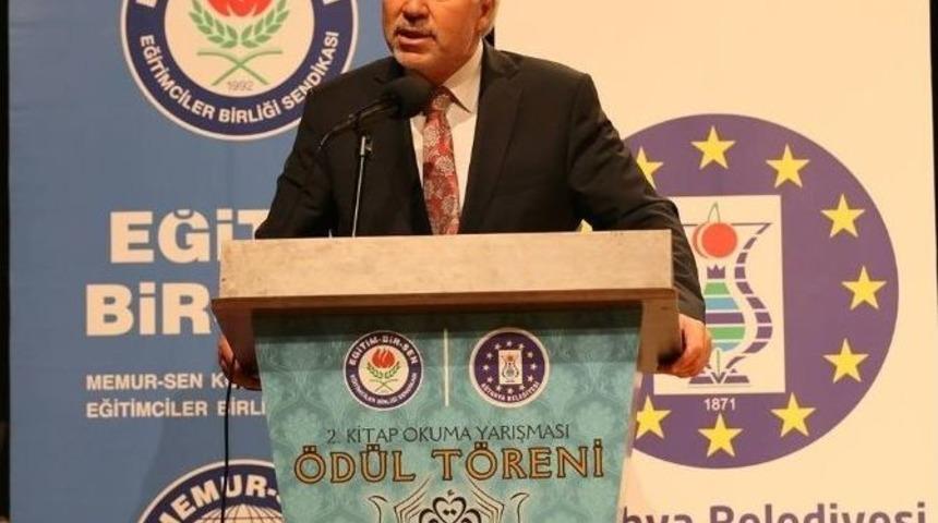 Başkan Kamil Sara&ccedil;oğlu: D&uuml;nya, Artık Yeniden Şahlanan Bir Milleti Seyrediyor