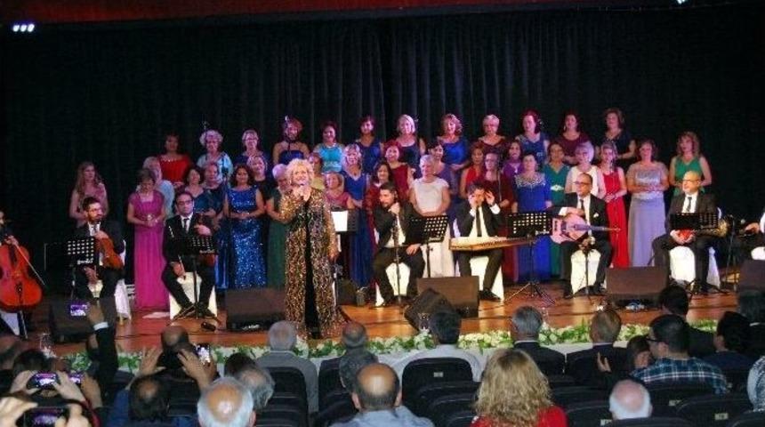 Nil&uuml;fer Kadın Korosu&rsquo;ndan Samsun &Ccedil;ıkarması