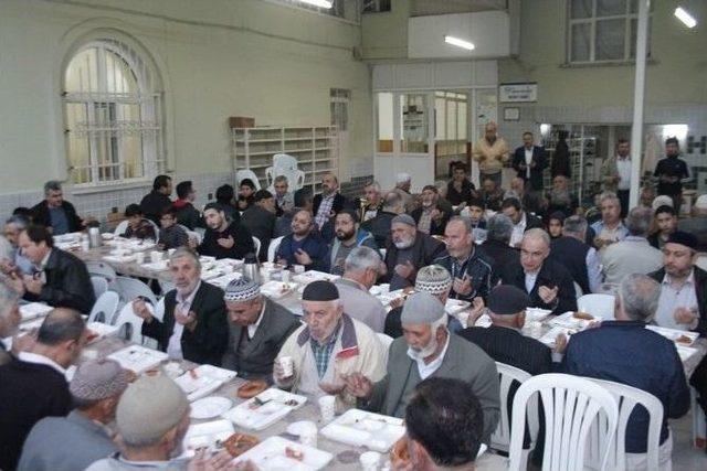 Sabah Namazında Akhisar Hicret Camiinde Buluşuldu 1