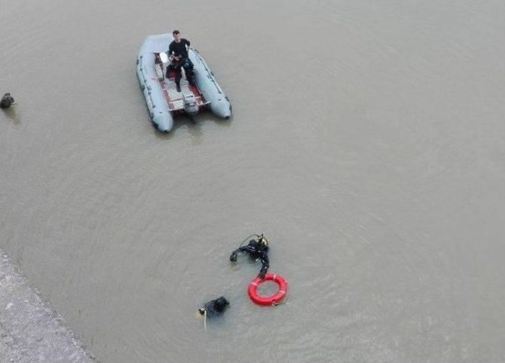 Bir Kişinin Nehre Atladığı İhbarı, Arama Kurtarma Ekiplerini Alarma Geçirdi