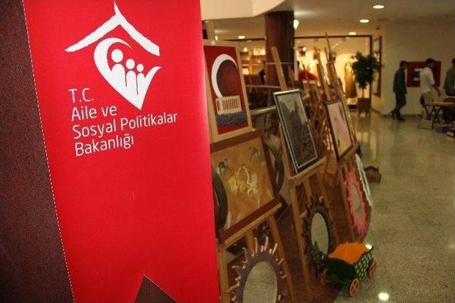 Çocuk Destek Merkezi’nden El Sanatları Sergisi