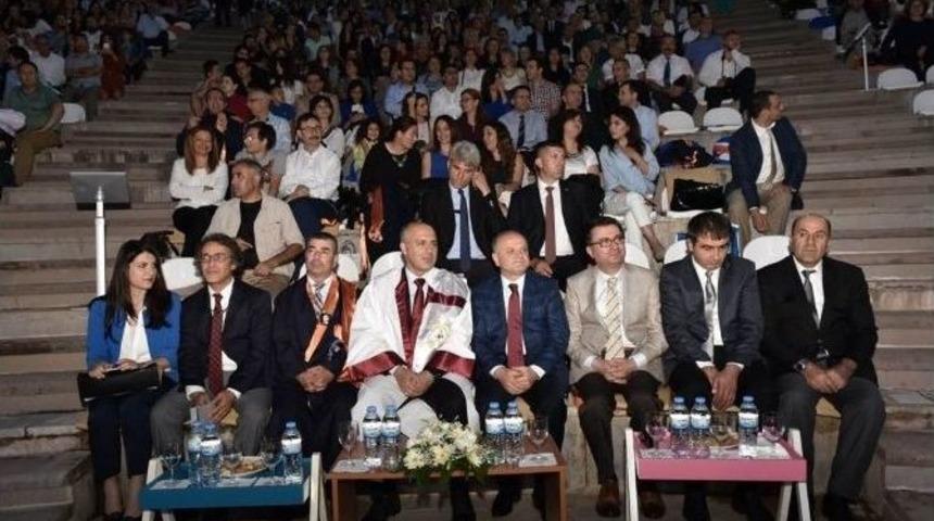 Me&uuml; Tıp Fak&uuml;ltesi&rsquo;nde Mezuniyet Coşkusu