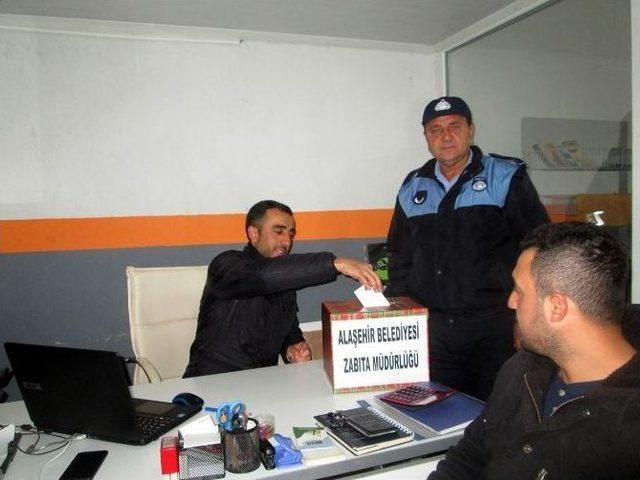 Alaşehir Belediyesi Vatandaşa Sordu, Trafiği Rahatlattı