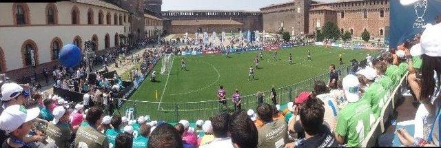 Beşiktaşlı Gen&ccedil;ler Mılano&rsquo;da G&ouml;z Doldurdu 1