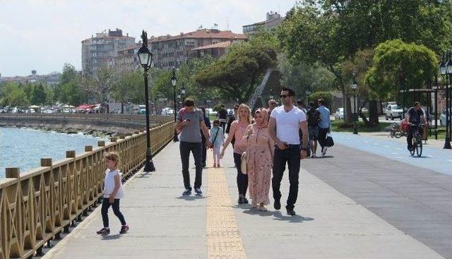 Tekirdağlılar Sahile Akın Etti 3