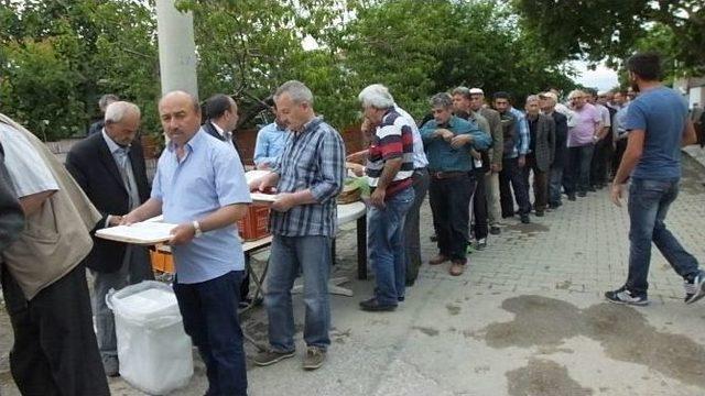 Burhaniye&rsquo;de H&uuml;rriyet Mahallesinde Hayır Coşkusu 1