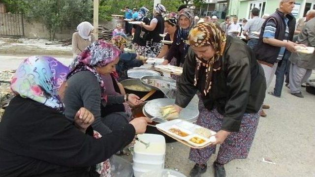 Burhaniye&rsquo;de H&uuml;rriyet Mahallesinde Hayır Coşkusu 3