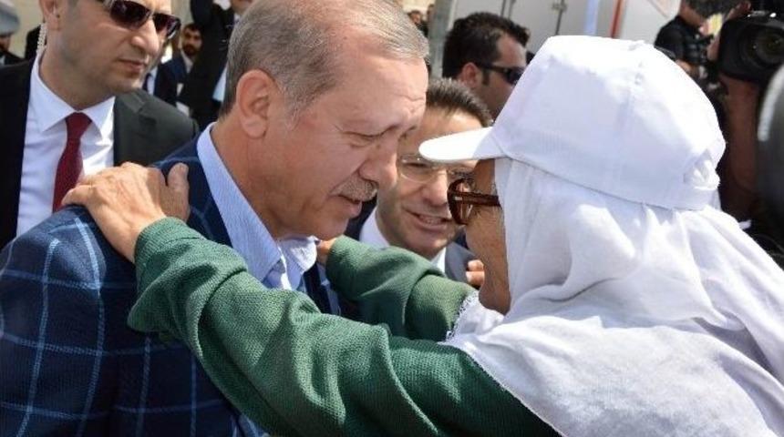 Erdoğan&rsquo;dan Şehit Annesine Yakın İlgi