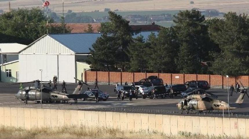 Cumhurbaşkanı Ve Başbakan Helikopterle D&uuml;r&uuml;ml&uuml; Mezrasına Gitti