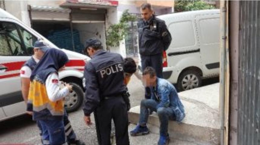 Yolda Yatar Halde Bulunan Gen&ccedil; Hastaneye Kaldırıldı