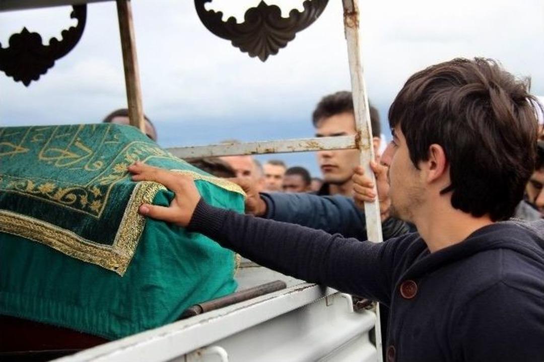 G&ouml;lde Boğulan Tanzanyalı &Ouml;ğrenciye H&uuml;z&uuml;nl&uuml; Veda