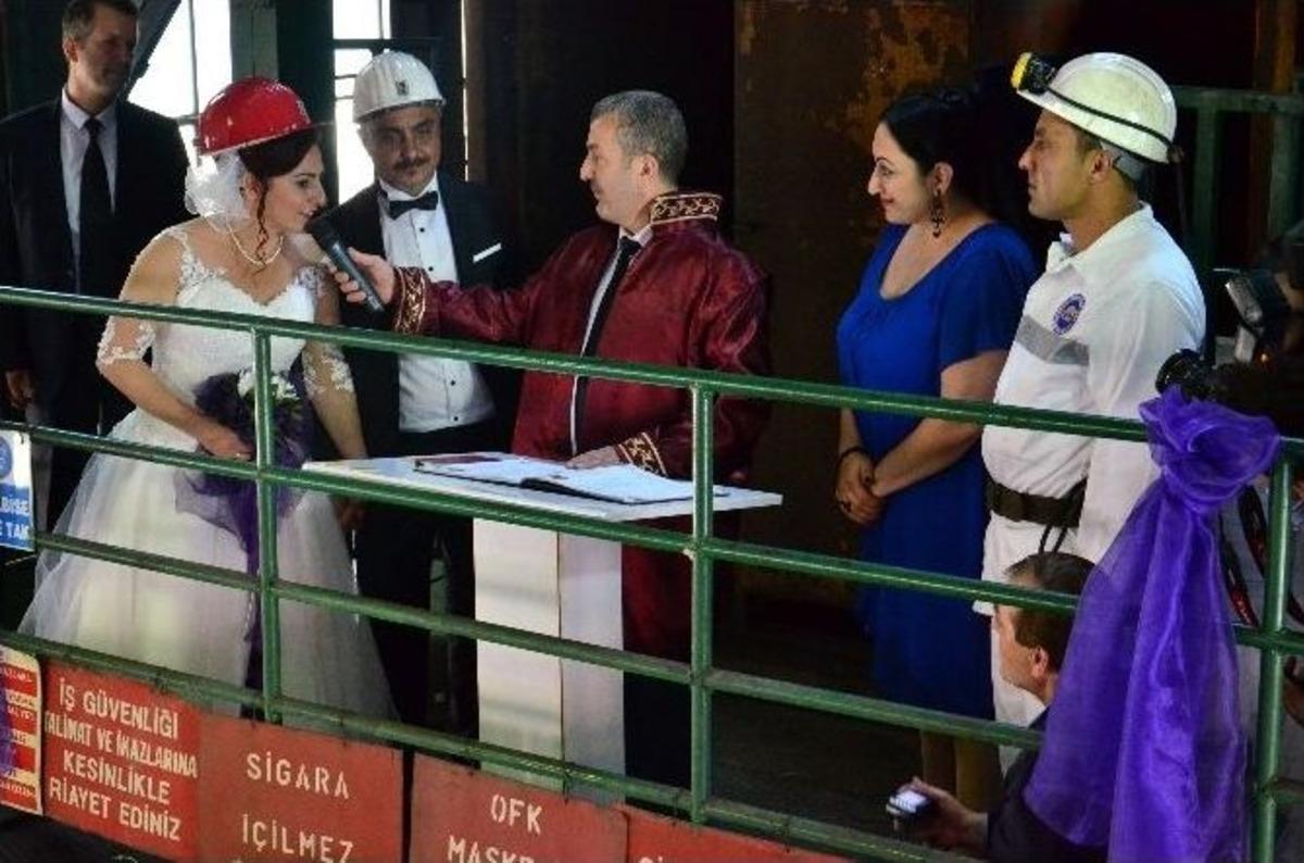 Maden İş&ccedil;isi, &Ccedil;alıştığı Maden Ocağında Evlendi